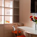 Ur-nest Piazza Maggiore *