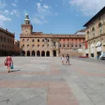 Ur-nest Piazza Maggiore ボローニャ