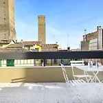 Ur-nest Piazza Maggiore アパート
