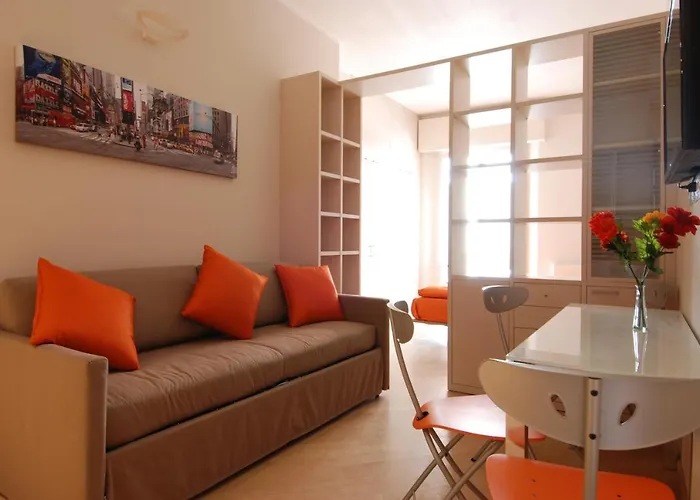 Ur-nest Piazza Maggiore *