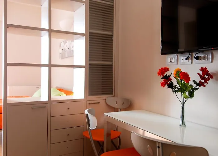 Ur-nest Piazza Maggiore *