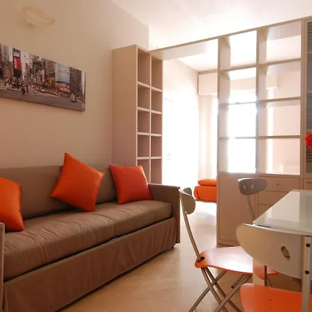 Ur-nest Piazza Maggiore *