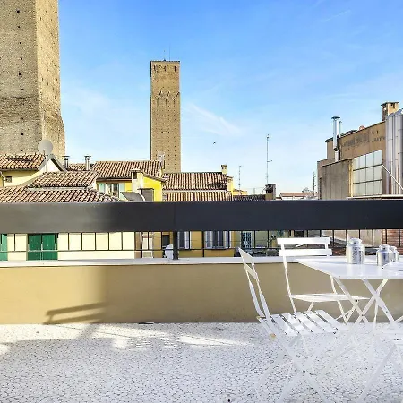 Ur-nest Piazza Maggiore Lägenhet